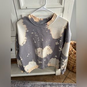 F21 BLEACHED CREWNECK